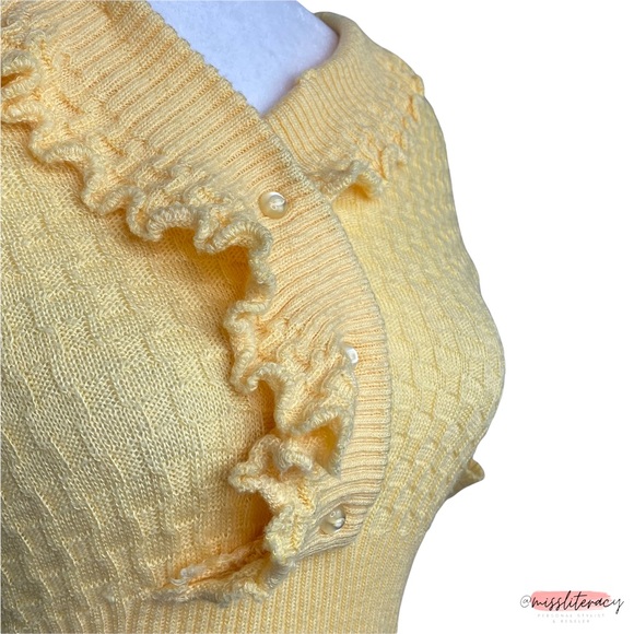 Vintage Handcrafted Grandma Pullover Ruffle Waffle Knit Sweater [Size XS/S] - Picture 3 of 7